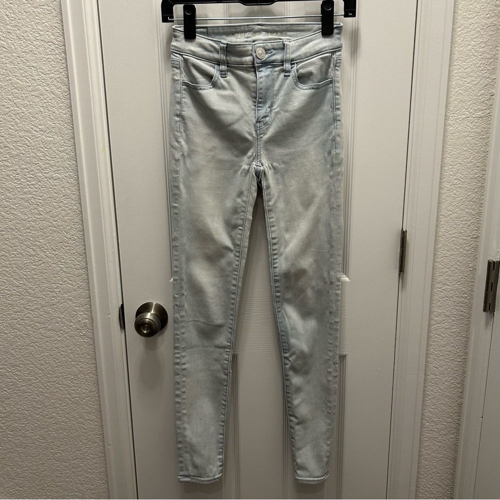Light wash American Eagle jeans size 0R